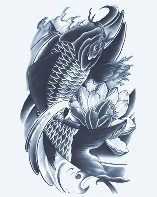 Tatuaje semi-permanente Pez Koi y Loto diseño de INKON – ilustración de japonés, pez, nadando, junto a, floreciendo, 4 x 7 in (10x17cm), disponible en inkon.co
