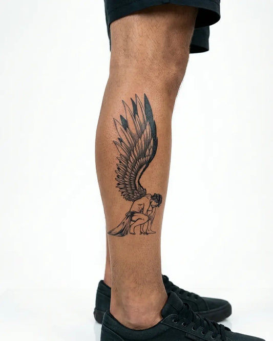INKON Ángel Caído tatuaje semi-permanente aplicado en un hombre – diseño de 4 x 8 in (11x21cm), apariencia de tinta realista, dura 10 días