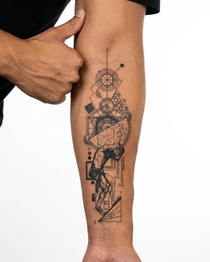 INKON Atlas y Geometría Sagrada tatuaje semi-permanente aplicado en un hombre – diseño de 4 x 8 in (11x21cm), apariencia de tinta realista, dura 10 días