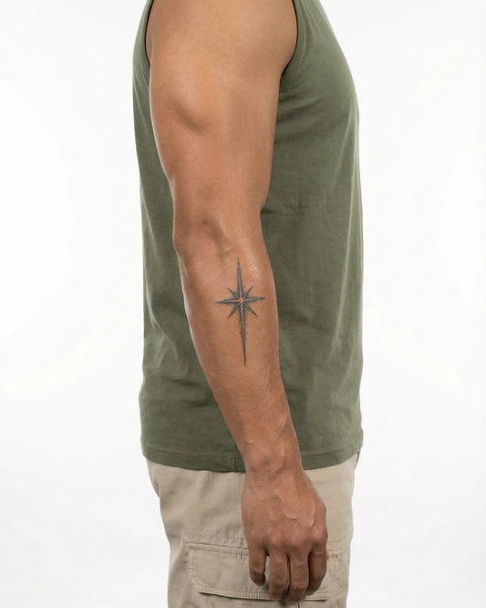 INKON Estrella del Norte tatuaje semi-permanente aplicado en un hombre – diseño de 3 x 4 in (6x11cm), apariencia de tinta realista, dura 10 días