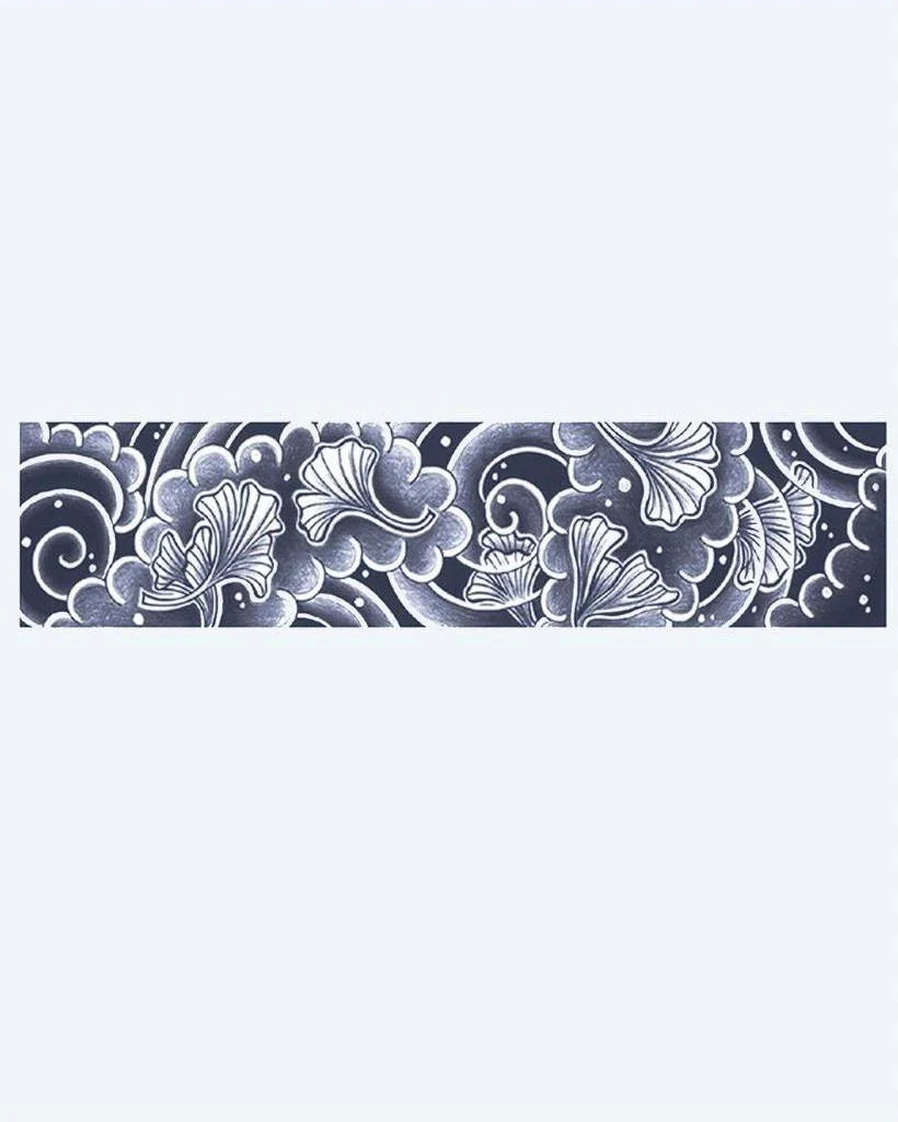 Tatuaje semi-permanente Brazalete de Hojas de Ginkgo y Nubes diseño de INKON – ilustración de japonés, brazalete, delicado, ginkgo, hojas, 2 x 9 in (5x23cm), disponible en inkon.co
