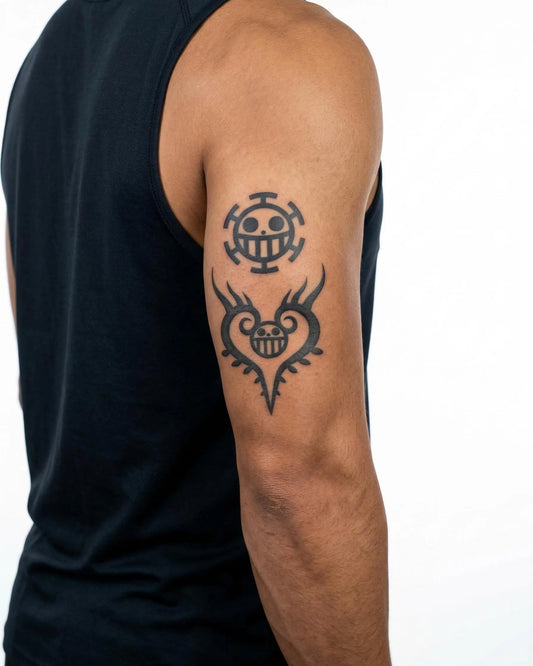 INKON Emblemas de Calavera Pirata tatuaje semi-permanente aplicado en un hombre – diseño de 4 x 7 in (10x17cm), apariencia de tinta realista, dura 10 días
