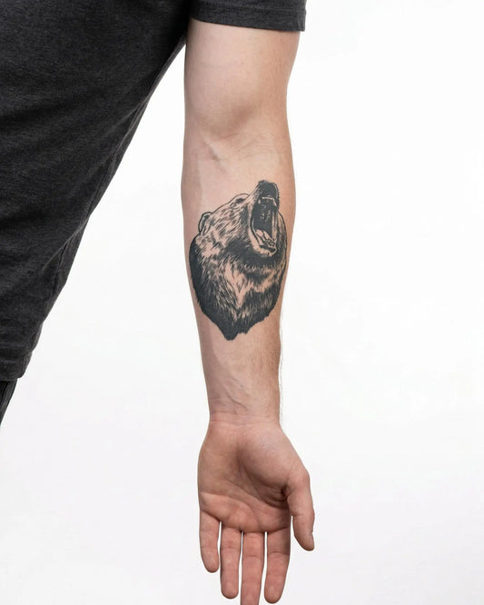 INKON Oso Rugiente tatuaje semi-permanente aplicado en un hombre – diseño de 3 x 4 in (7x10cm), apariencia de tinta realista, dura 10 días