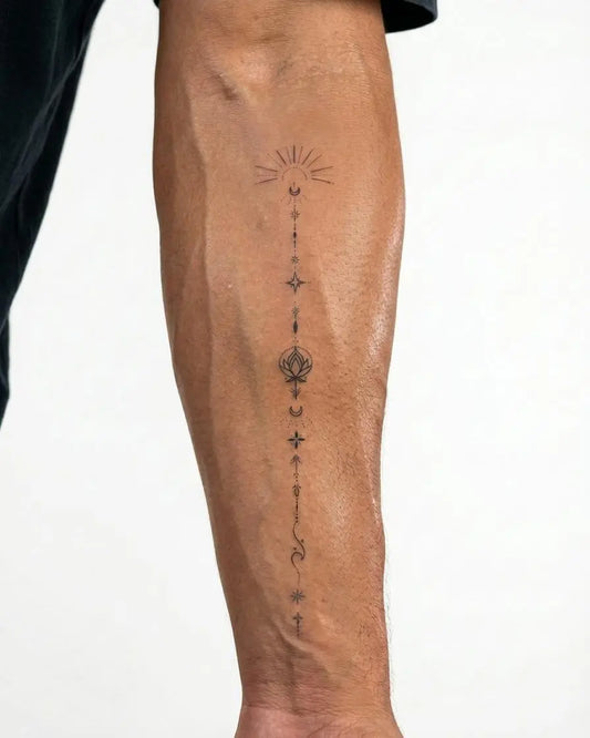 INKON Tótem de Loto Celestial tatuaje semi-permanente aplicado en un hombre – diseño de 4 x 7 in (10x17cm), apariencia de tinta realista, dura 10 días