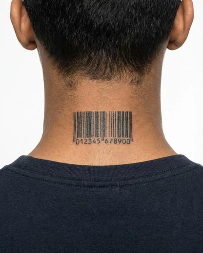 INKON Código de Barras tatuaje semi-permanente aplicado en un hombre – diseño de 2 x 2 in (5x5cm), apariencia de tinta realista, dura 10 días