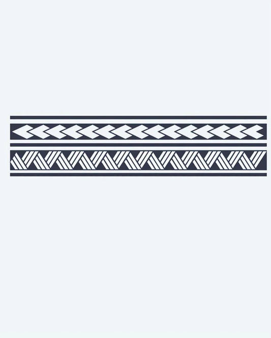 Tatuaje semi-permanente Brazalete de Flecha y Trenza diseño de INKON – ilustración de geométrico, tribal, brazalete, flecha, chevrones, 2 x 9 in (5x23cm), disponible en inkon.co