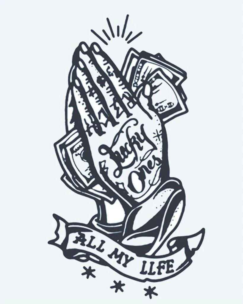 Tatuaje semi-permanente Lucky Ones Manos en Oración diseño de INKON – ilustración de orando, manos, sosteniendo, dinero, lettering, 4 x 7 in (10x17cm), disponible en inkon.co