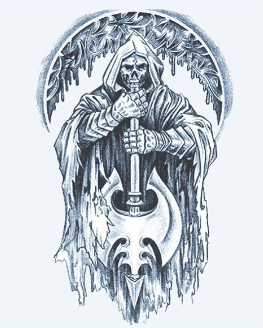 Tatuaje semi-permanente Segador Siniestro y Hacha diseño de INKON – ilustración de encapuchado, esqueleto, parca, empuñando, masivo, 4 x 7 in (10x17cm), disponible en inkon.co
