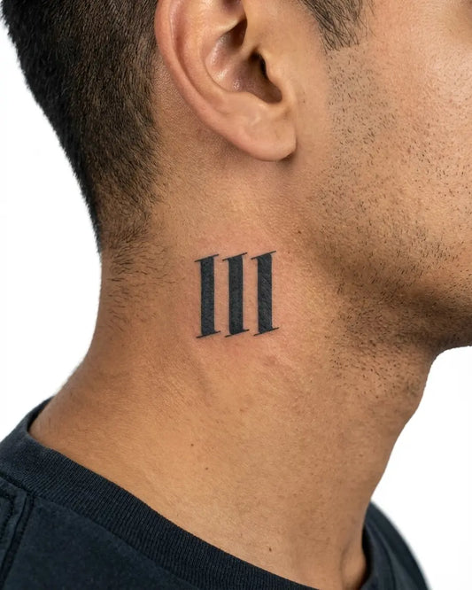 INKON Número Romano en Negrita tatuaje semi-permanente aplicado en un hombre – diseño de 2 x 2 in (5x5cm), apariencia de tinta realista, dura 10 días