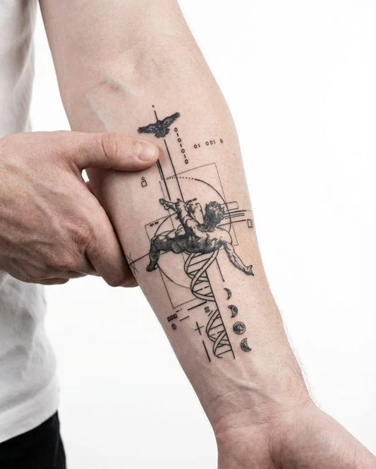 INKON Querubín y Geometría Sagrada tatuaje semi-permanente aplicado en un hombre – diseño de 4 x 8 in (11x21cm), apariencia de tinta realista, dura 10 días
