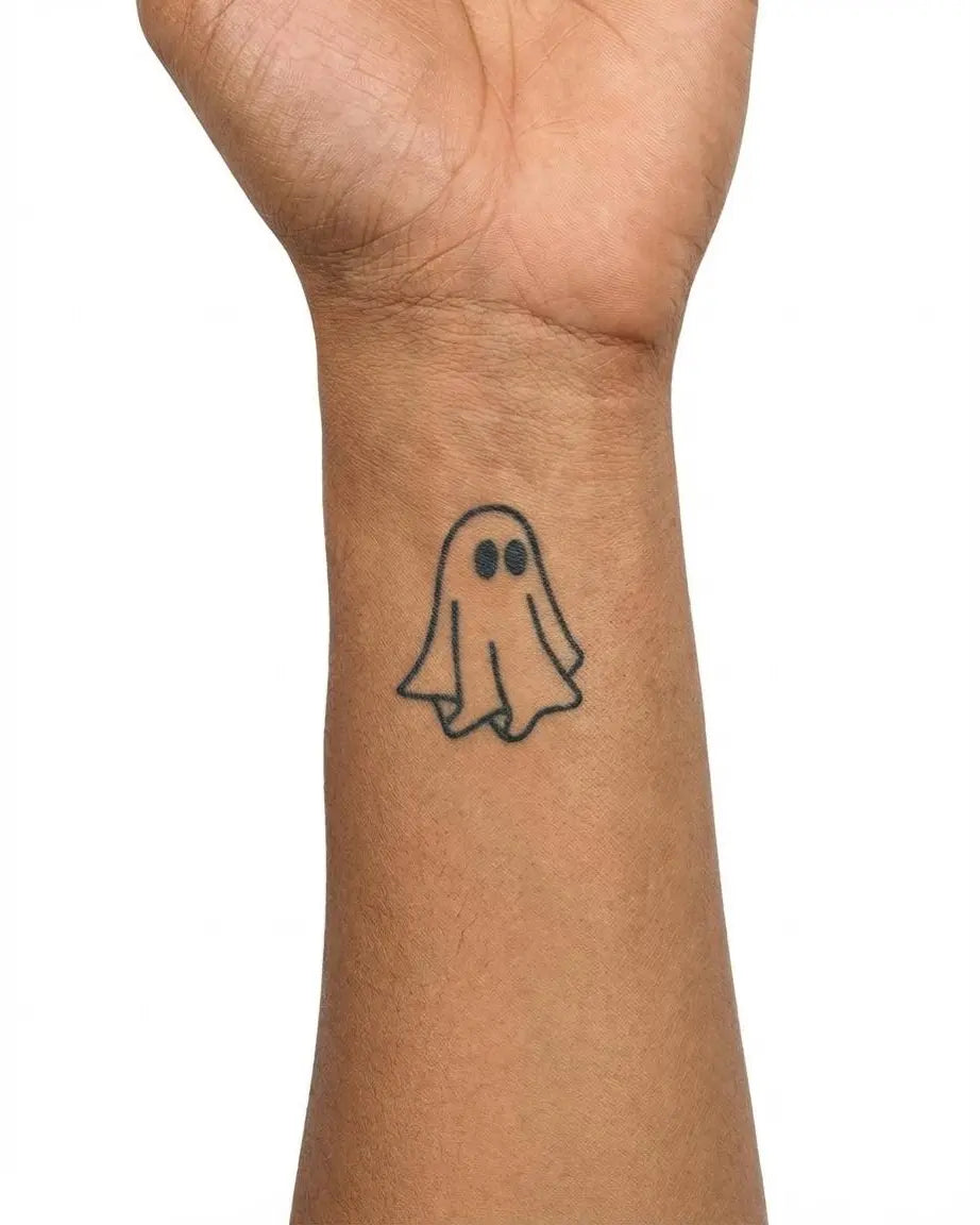 INKON Fantasmita tatuaje semi-permanente aplicado en un hombre – diseño de 2 x 2 in (5x5cm), apariencia de tinta realista, dura 10 días