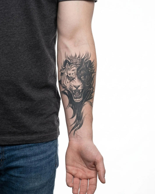 INKON Tigre Rugiente tatuaje semi-permanente aplicado en un hombre – diseño de 4 x 7 in (10x17cm), apariencia de tinta realista, dura 10 días