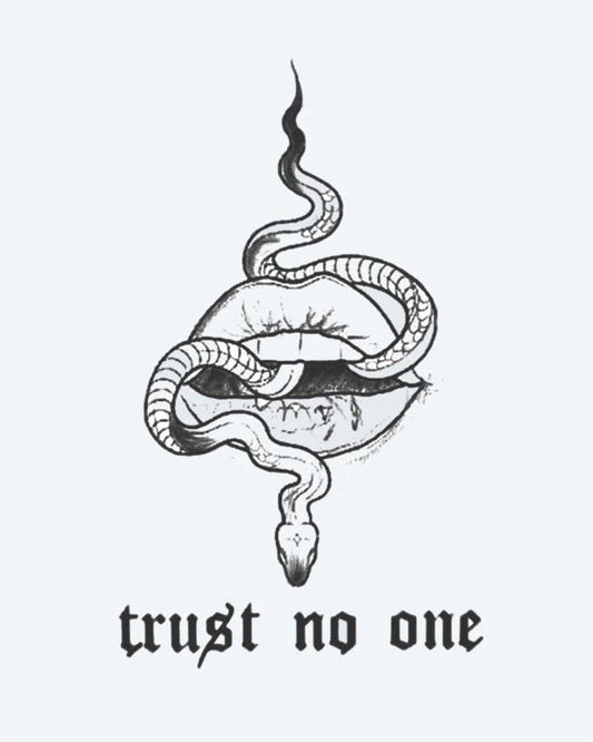 Tatuaje semi-permanente Serpiente y Labios - Trust No One diseño de INKON – ilustración de serpiente, reptando, a través, separado, labios, 3 x 4 in (6x11cm), disponible en inkon.co