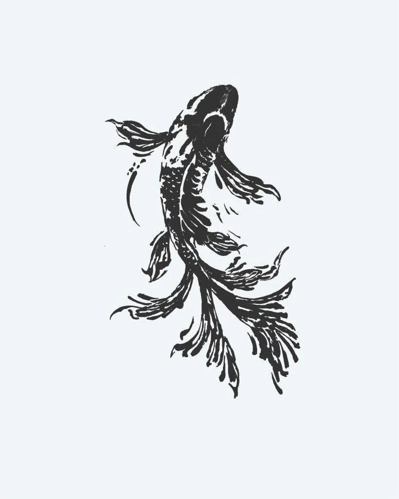 Tatuaje semi-permanente Pez Koi en Pincelada de Tinta diseño de INKON – ilustración de pez, fluido, aletas, renderizado, expresivo, 4 x 4 in (9x9cm), disponible en inkon.co