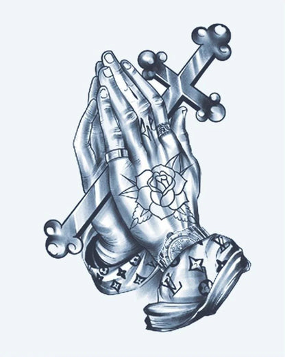 Tatuaje semi-permanente Manos en Oración y Rosario diseño de INKON – ilustración de orando, manos, sujetando, cruz, rosario, 4 x 7 in (10x17cm), disponible en inkon.co