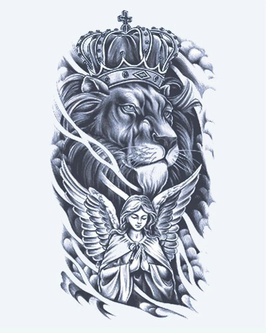 Tatuaje semi-permanente León Coronado y Ángel diseño de INKON – ilustración de majestuoso, coronado, león, encima, orando, 4 x 7 in (10x17cm), disponible en inkon.co