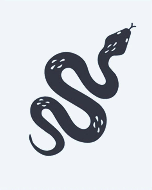 Tatuaje semi-permanente Silueta de Serpiente diseño de INKON – ilustración de enroscándose, serpiente, minimalista, silueta, sutil, 2 x 2 in (5x5cm), disponible en inkon.co